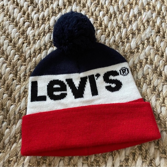 Levi's Red and Blue Beanie Knit Toque Hat Pompom Logo Colour Block Winter Ski - Picture 1 of 3
